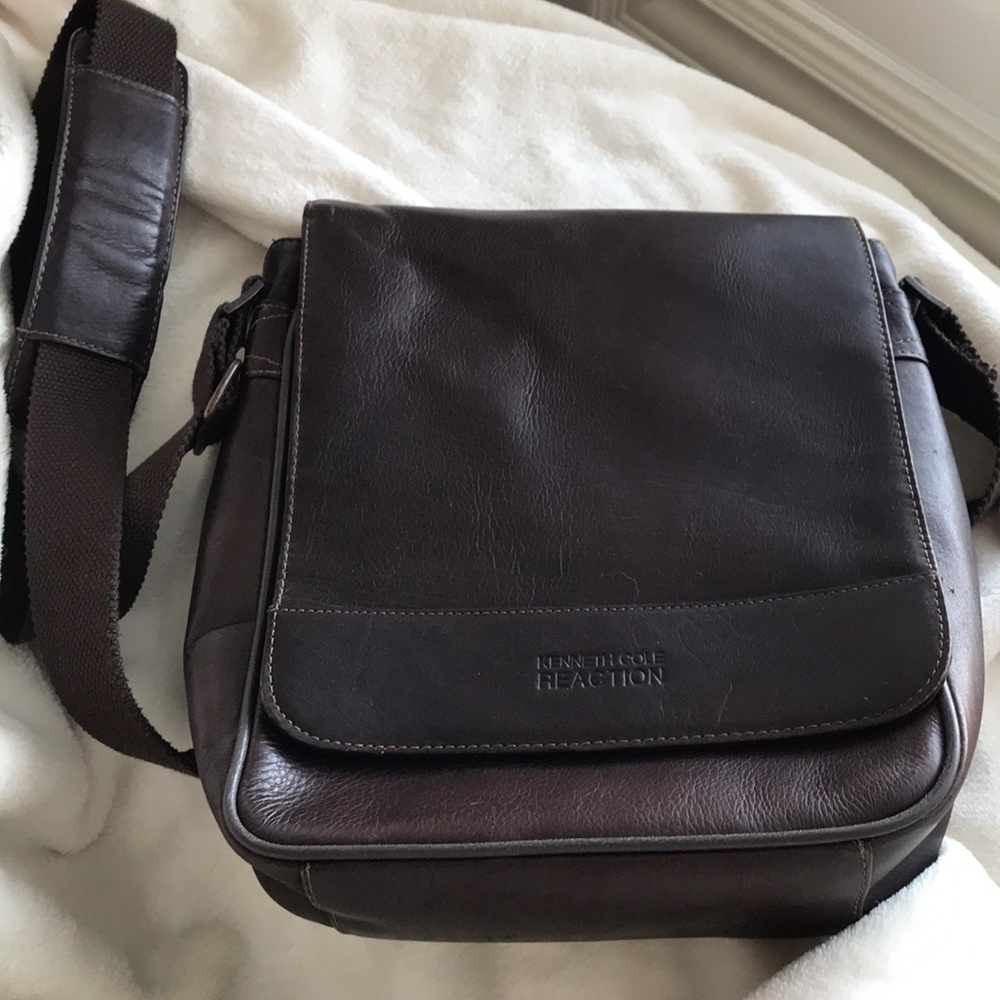 Kenneth Cole Reaction Crossbody Bag